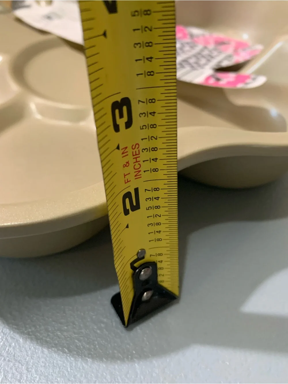 Crofton Beige Flower Cake Pan